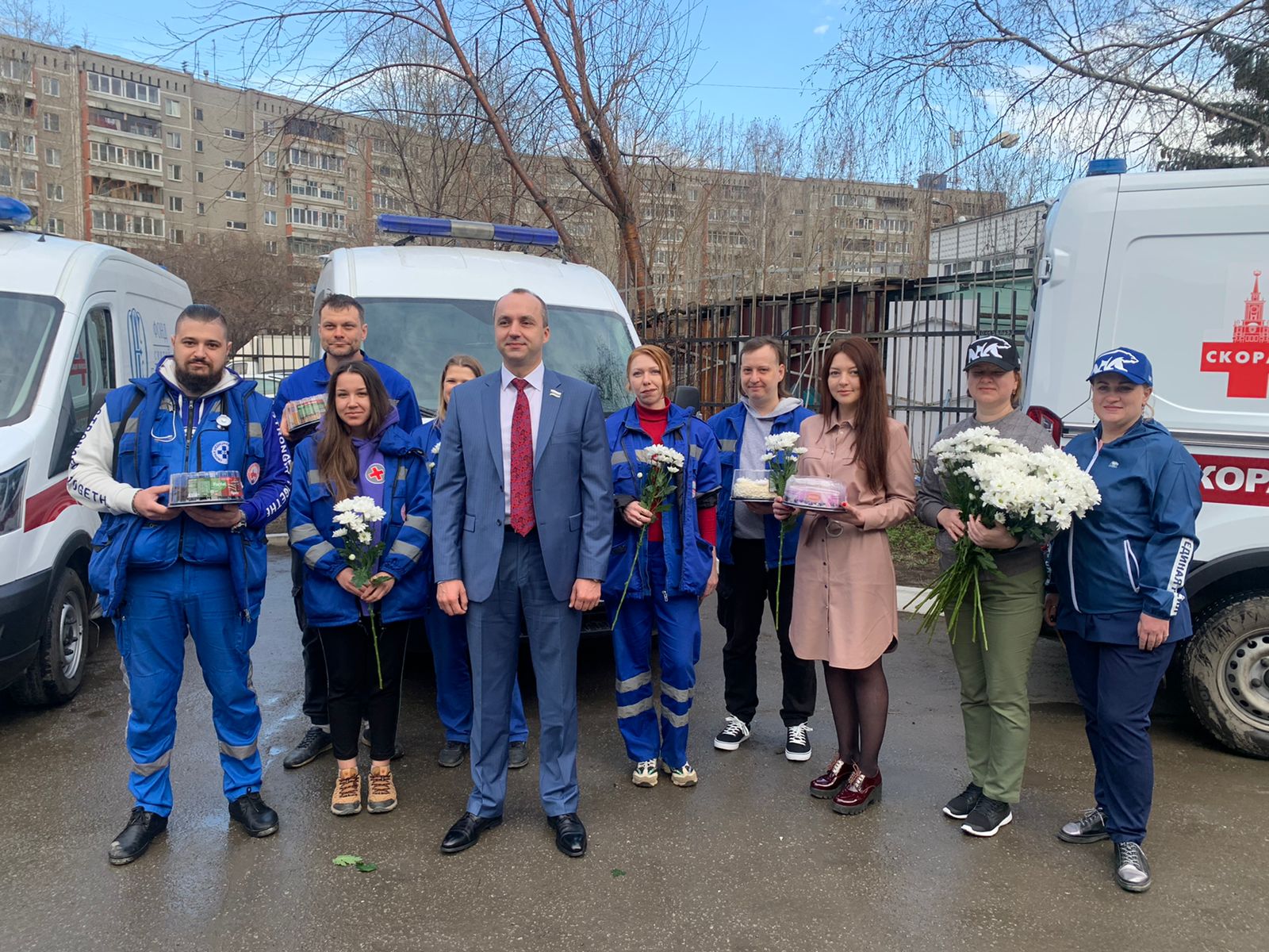 Михаил Клименко поздравил сотрудников  скорой медицинской помощи с профессиональным праздником