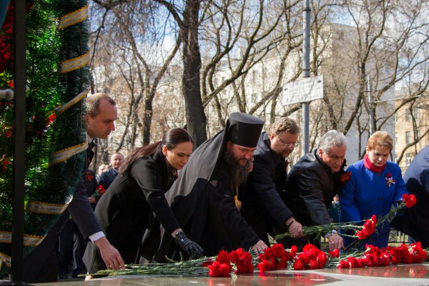Возложение цветов к памятнику Г.К. Жукова