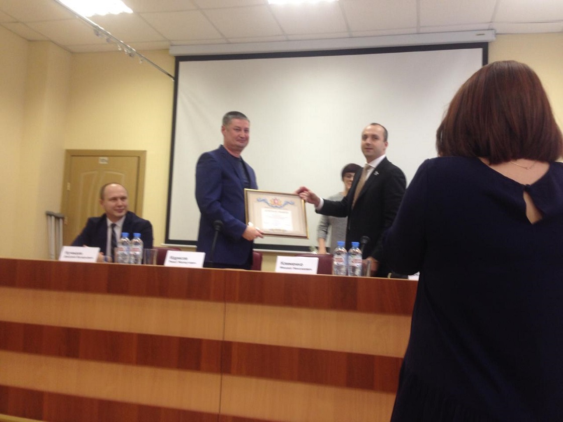 Михаил Клименко поздравил сотрудников НПП «Старт»