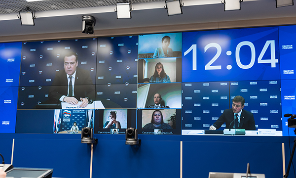 Дмитрий Медведев: За каждым проблемным вопросом стоит конкретный человек