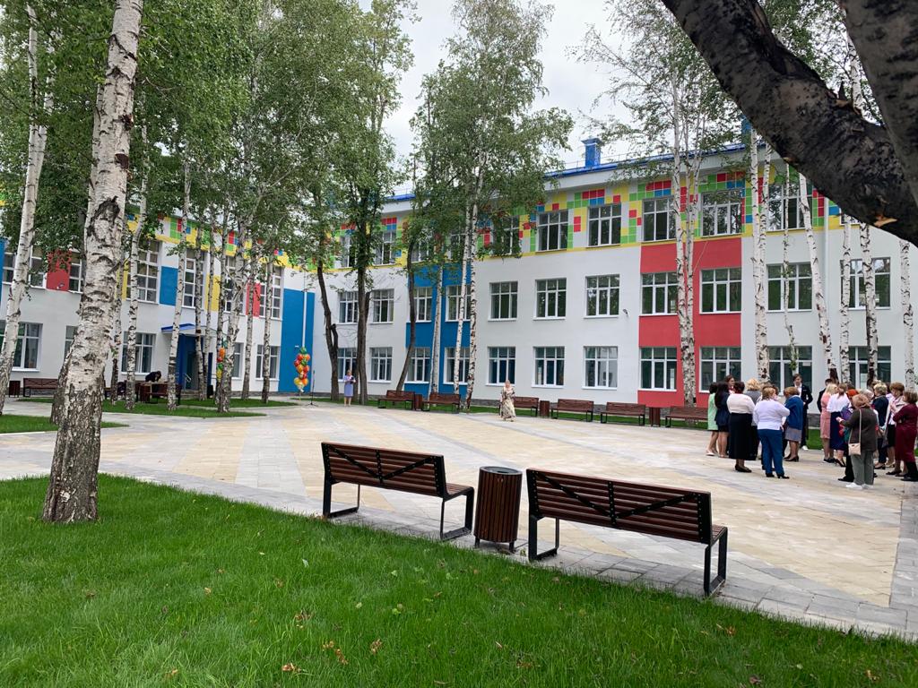 Обновленная школа стала украшением Кировского района – считает Михаил Клименко