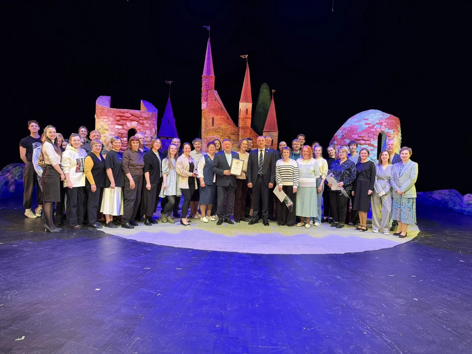 Поздравление коллектива Театра юного зрителя с профессиональным праздником